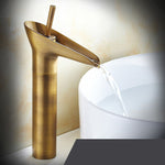 AquaCascade Duscharmatur für das Voltyx Waschbecken
