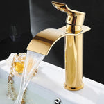 Eleganter Wasserfall-Waschtischarmatur aus Messing