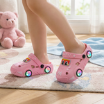 Rutschfeste Badeschlappen für Kinder – Leuchtende Autoslipper
