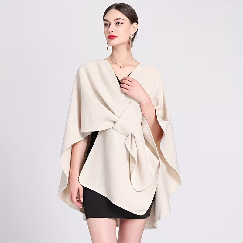 Stylish Women's Poncho – Warming and Windproof Companion