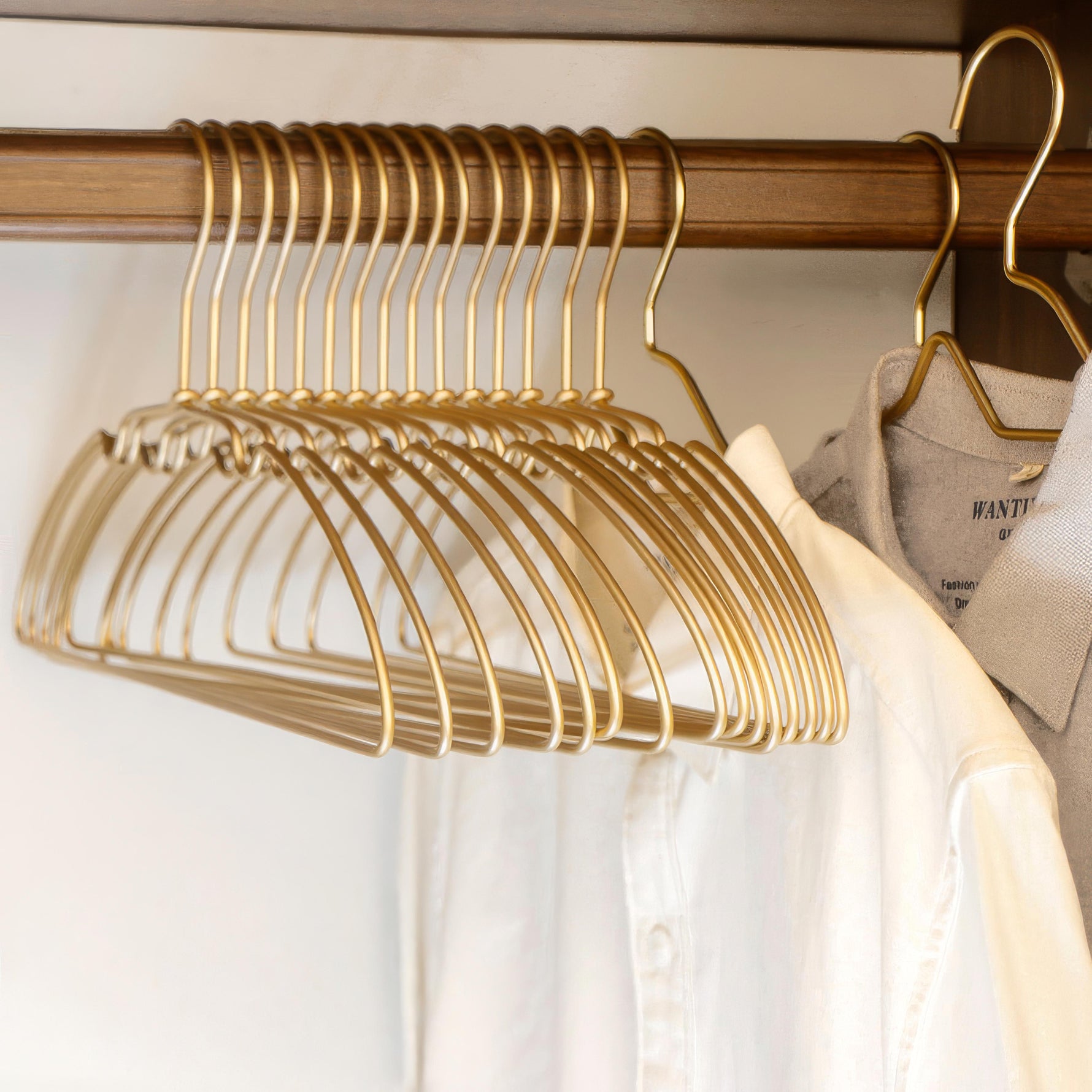 Elegante Metall-Kleiderbügel im 5er Set für Ordnung