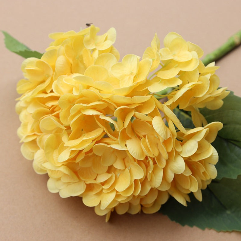 Eternal Floral Splendor - Maintenance-Free Artificial Flowers for Every Room