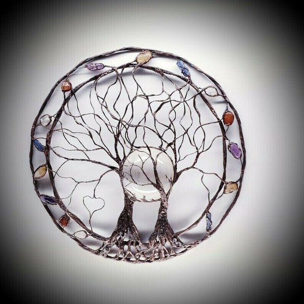 Lebensbaum Wandkunst aus Metall – Mystisches Design