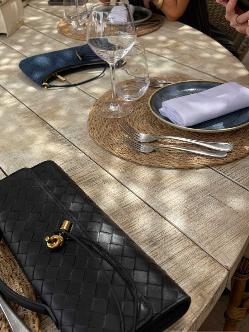 Elegante Tragetasche mit modernem Flair