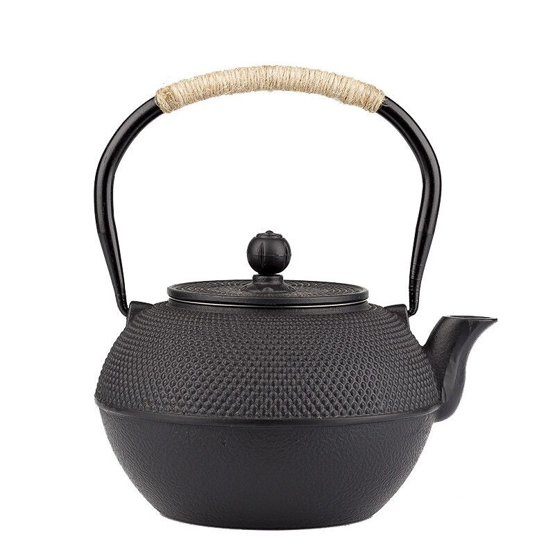 Schwarzer Gusseisen Teekessel mit Infuser zum Wasserkochen