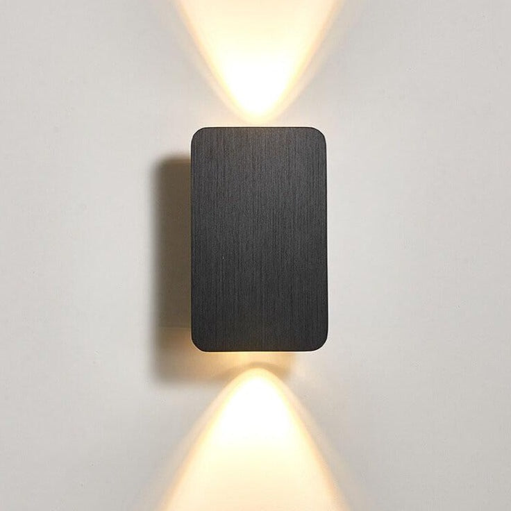 Elegante LED Wandleuchte – Effiziente Beleuchtung für Flure und Treppen
