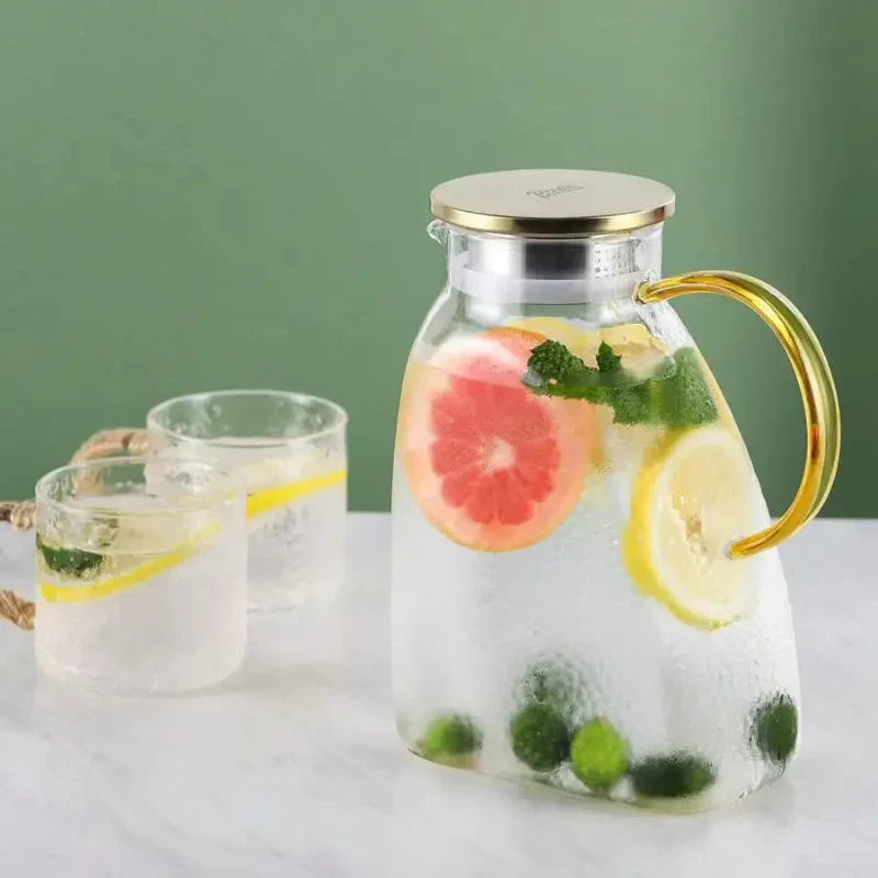 Elegante Karaffe aus hitzebeständigem Glas mit praktischen Funktionen