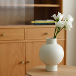Elegantes, minimalistisches Design mit geschwungener, glatter Silhouette