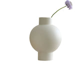 Elegantes, minimalistisches Design mit geschwungener, glatter Silhouette