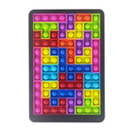 Kinderspiel mit bunten Tetris-Teilen