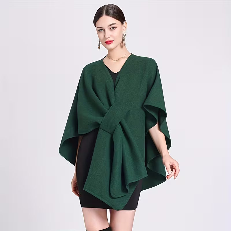 Stylish Women's Poncho – Warming and Windproof Companion