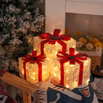 Helle Geschenkboxen im Set von 3 – Transparente Weihnachtsdekoration mit roten Bändern | Für Innen- und Außenbereich