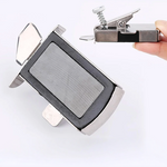 Magnetic seam guide for precise and clean seams