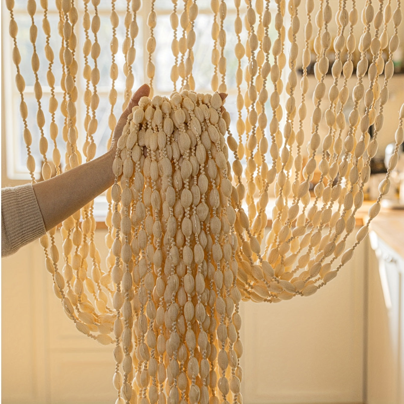 Betthimmel im Boho-Stil mit Perlen für Schlafzimmer oder Spielbereich