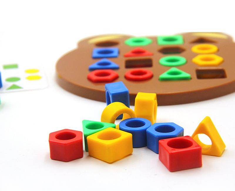 Formensortierspiel nach Montessori-Prinzipien