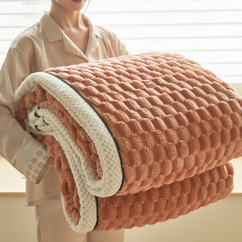 Ultra-Soft Reversible Blanket for Ultimate Comfort