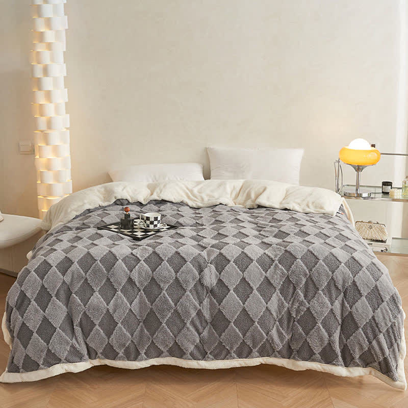 Luxurious Velvet Blanket – Soft and Warm for Any Occasion