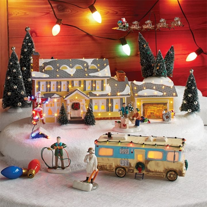 Weihnachtszauber: Keramikdorf inspiriert von der Griswold-Familie