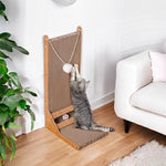 L-förmiger Kratzbaum für Katzen mit Spielball und vielseitigem Design