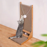 L-förmiger Kratzbaum für Katzen mit Spielball und vielseitigem Design
