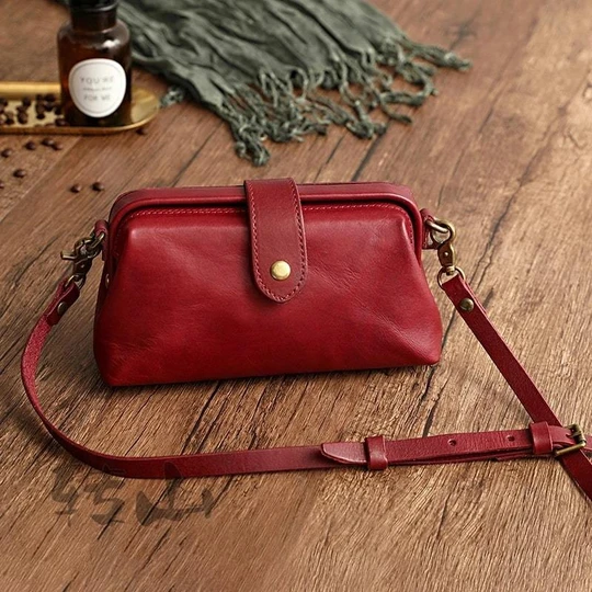 Retro-Inspirierte Ledertasche – Handgefertigt für Stilbewusste