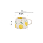 Keramiktasse mit verspieltem Obstdesign