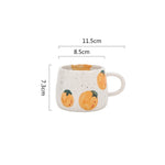 Keramiktasse mit verspieltem Obstdesign