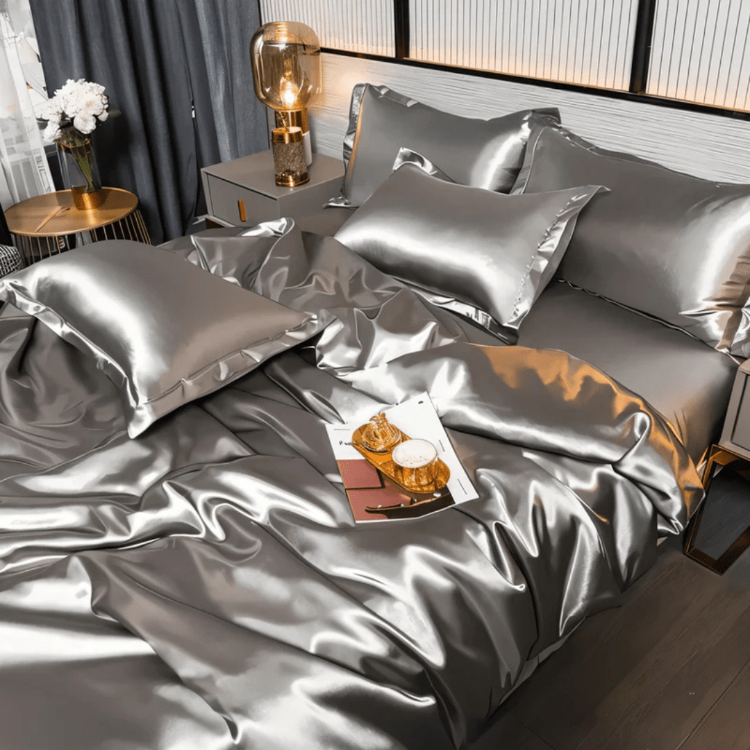 All-Season Comfort Bedding Set Made from Soft Polyester