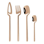 Buntes Besteckset mit Messer, Gabel, Teelöffel für den Esstisch