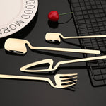Buntes Besteckset mit Messer, Gabel, Teelöffel für den Esstisch