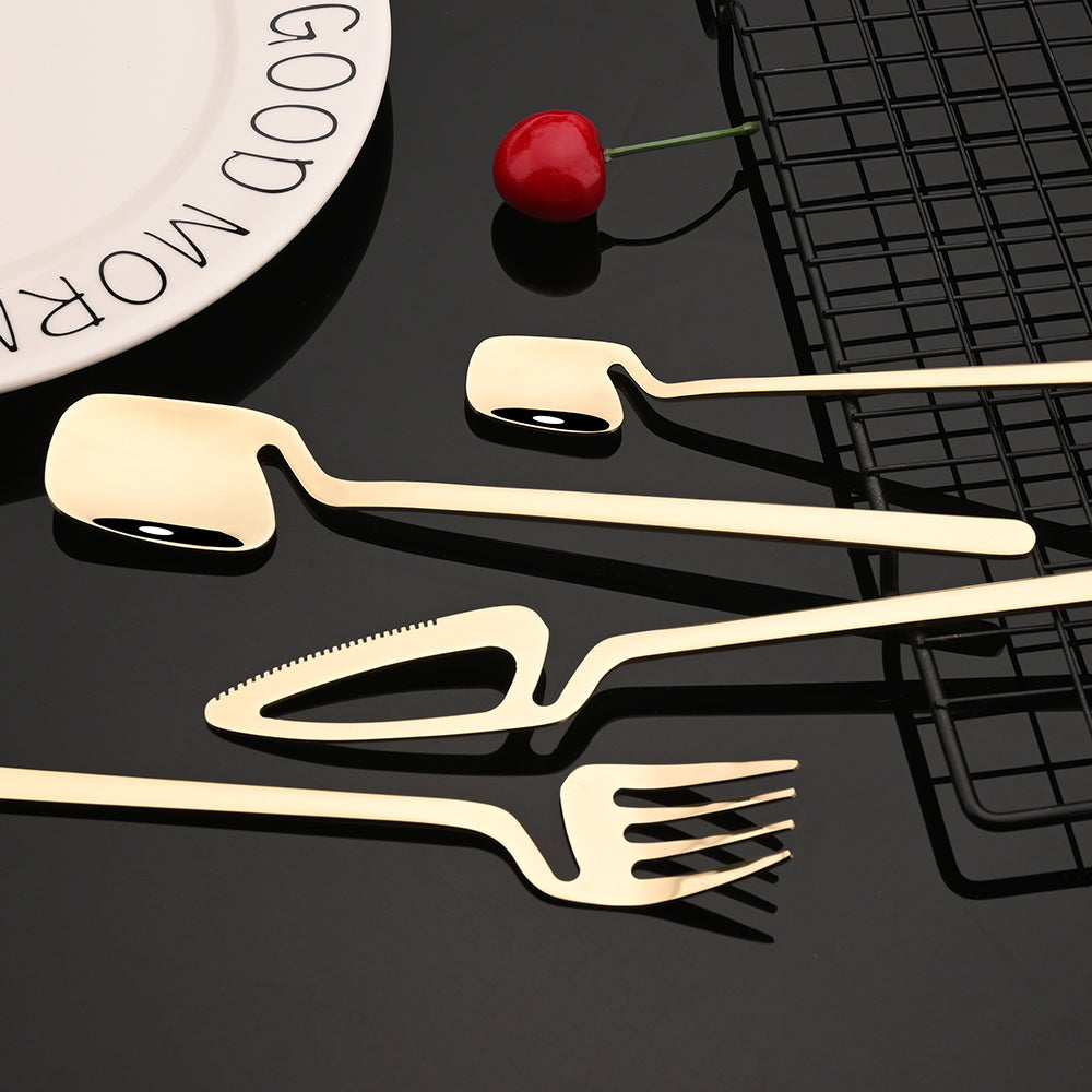 Buntes Besteckset mit Messer, Gabel, Teelöffel für den Esstisch