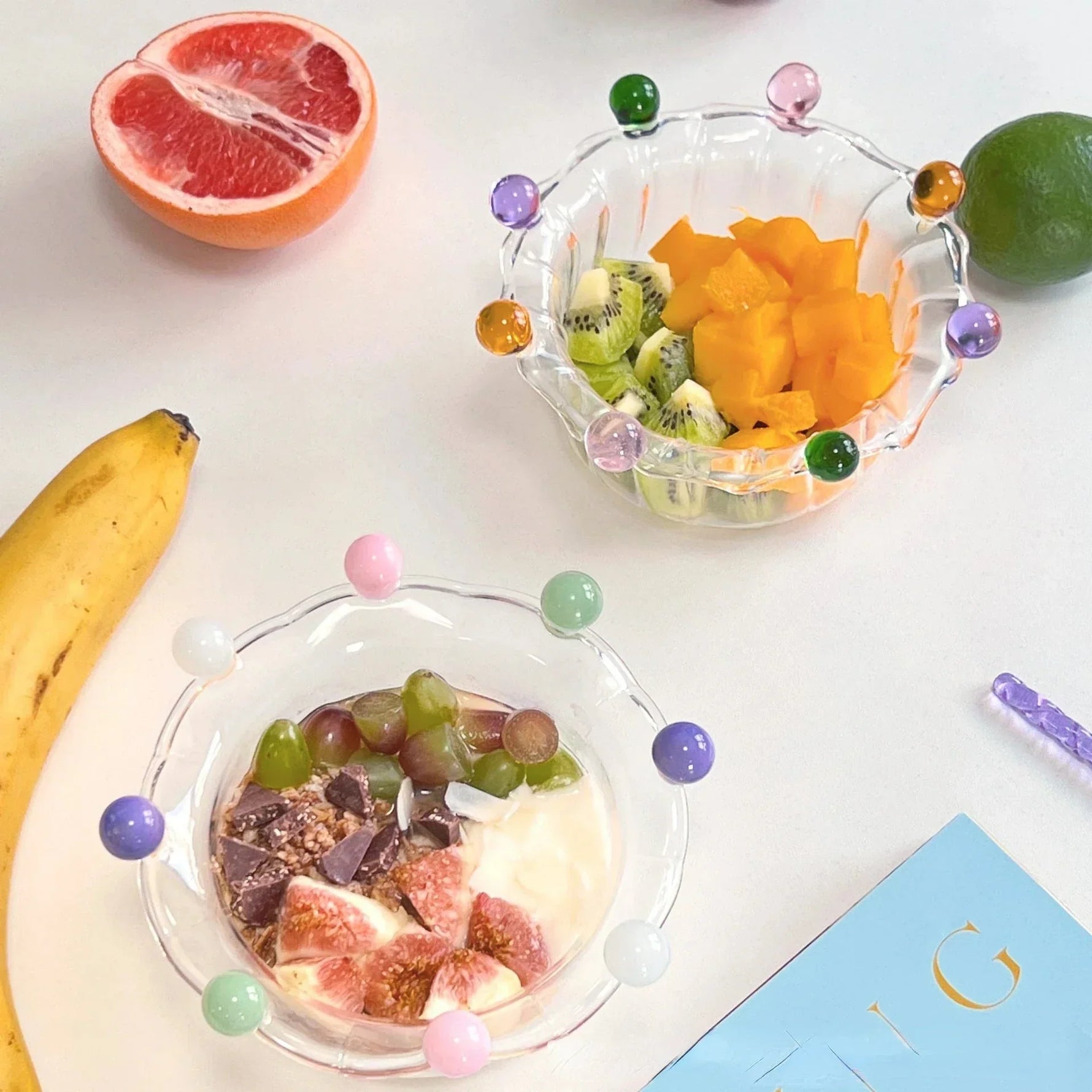 Farbenfrohe Dessertschüssel in Kronenform - Nachhaltiges Glasdesign