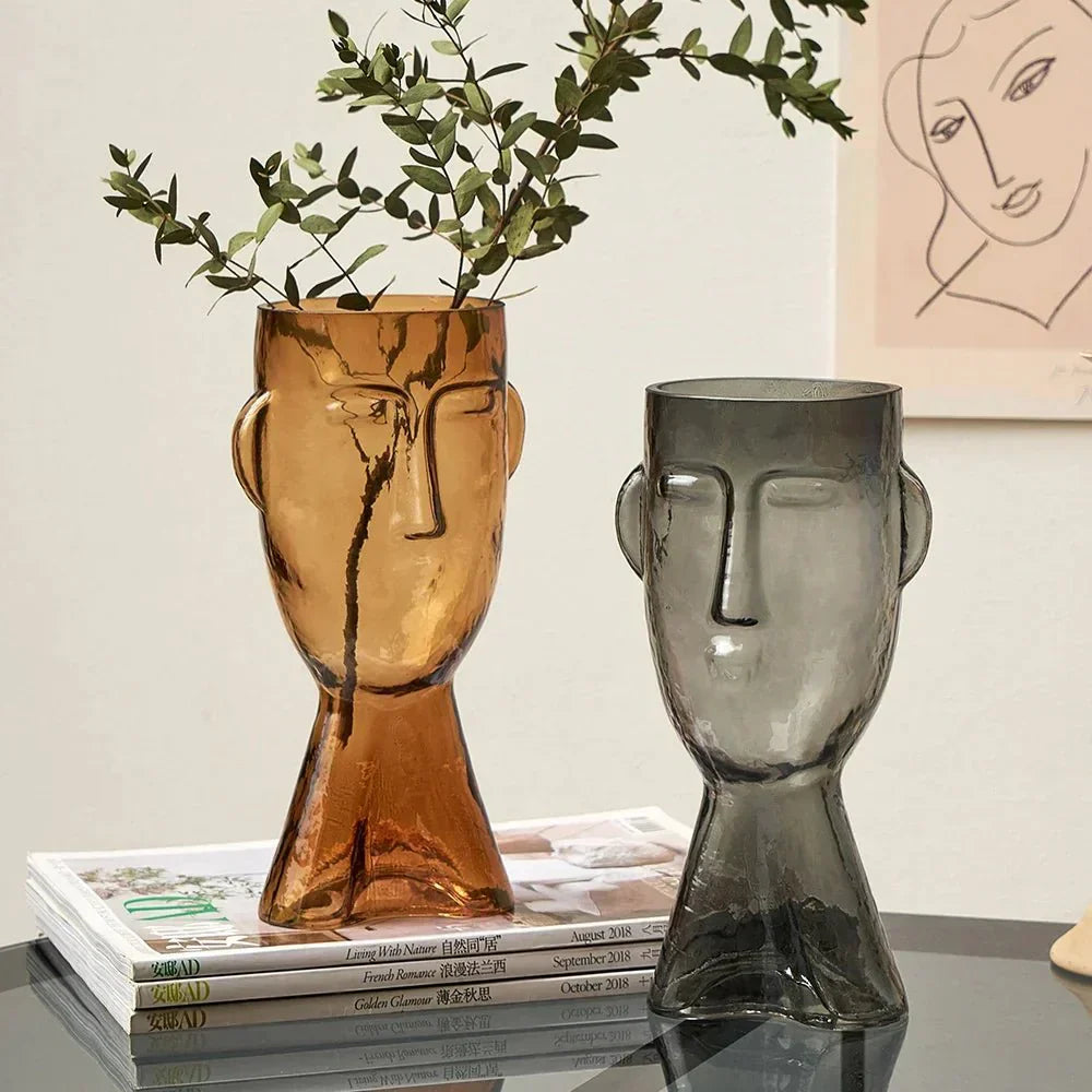 Dekorative Vase in Glasform eines Kopfes für moderne Einrichtung