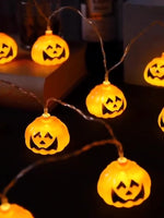 Fröhliche Kürbislichter für Halloween-Atmosphäre