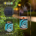 Stimmungsvolle Gartenleuchte – Kunstvolles Lichtmuster für den Außenbereich