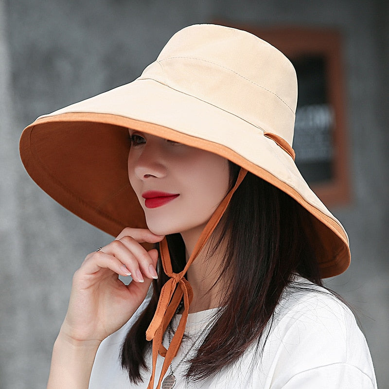 Eleganter Sonnenhut mit breiter Krempe für optimalen UV-Schutz