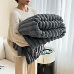 Gemütliche Fleece-Decke für Sofa und Bett – Weich und Pflegeleicht