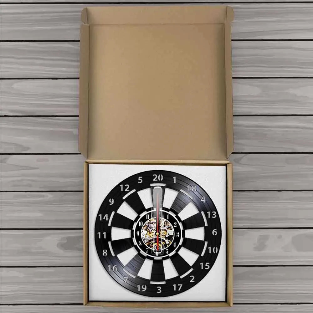 Vintage Wanduhr mit Dartboard und DartGlow Design