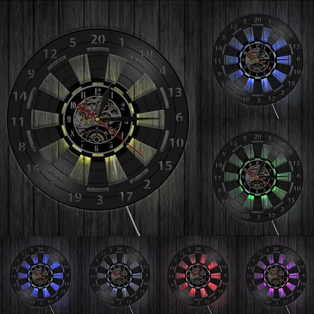 Vintage Wanduhr mit Dartboard und DartGlow Design