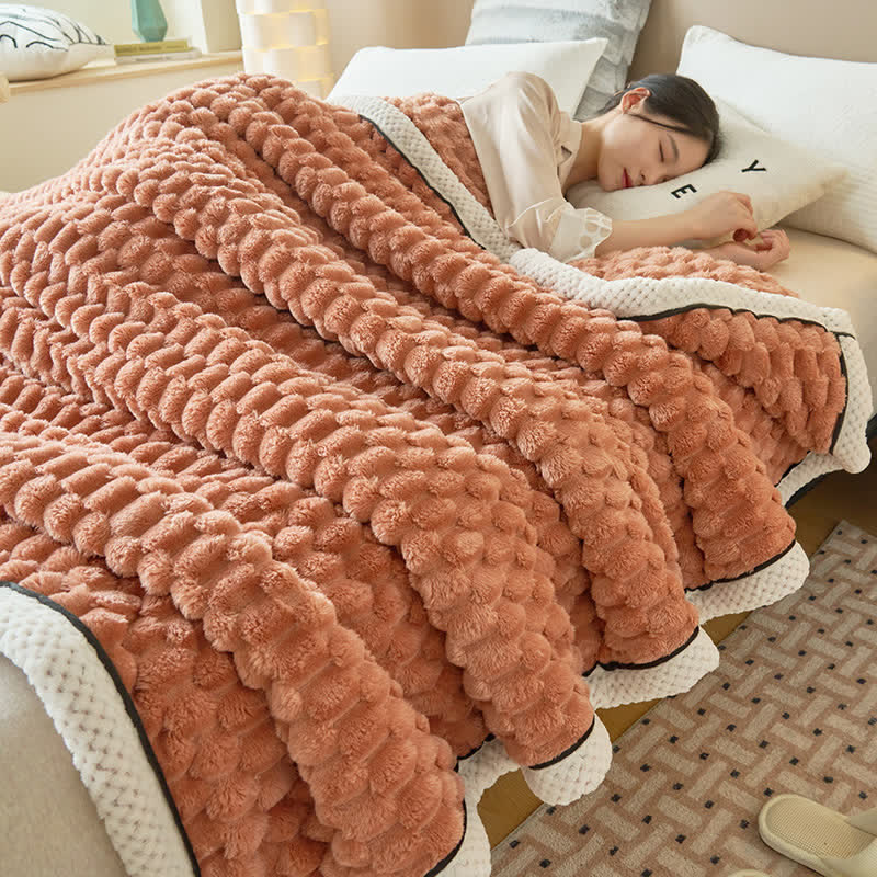 Ultra-Soft Reversible Blanket for Ultimate Comfort