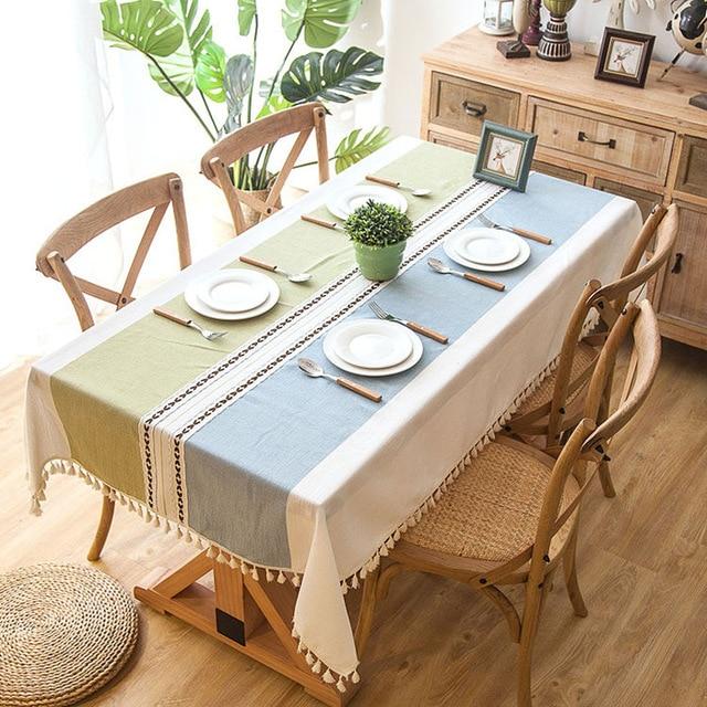 Gestreifte Tischdecke aus Leinen mit Quasten