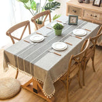 Gestreifte Tischdecke aus Leinen mit Quasten