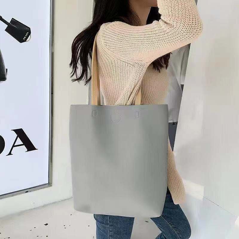 Stylische Umhängetasche mit großem Platzangebot