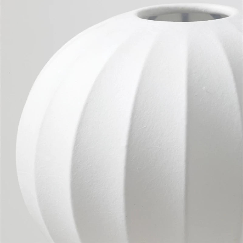 Ballonförmige LED-Tischlampe – Stilvolle Lichtquelle für jedes Zimmer