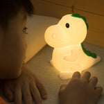 Niedliche Dinosaurier Nachtlampe für Kinder – Beruhigendes LED Licht fürs Kinderzimmer