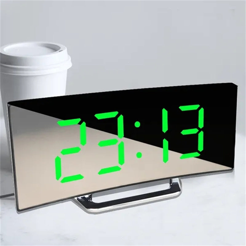 Digitaler Wecker mit gebogenem Display – Kompakter Wecker im modernen Design