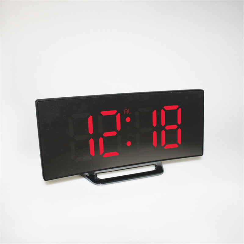 Digitaler Wecker mit gebogenem Display – Kompakter Wecker im modernen Design