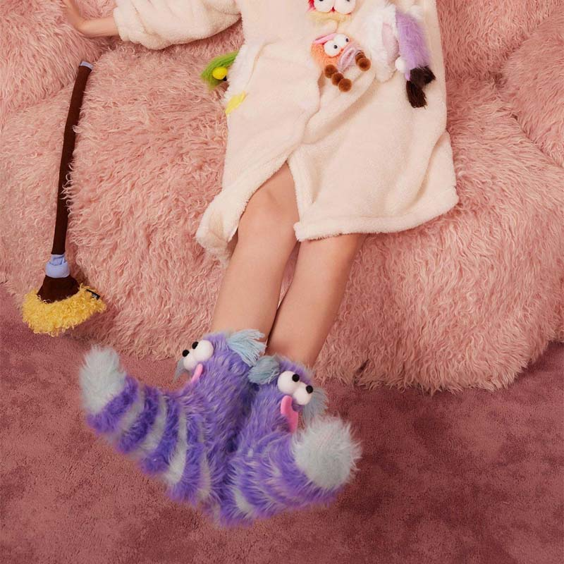 Gemütliche und lustige Plüschsocken