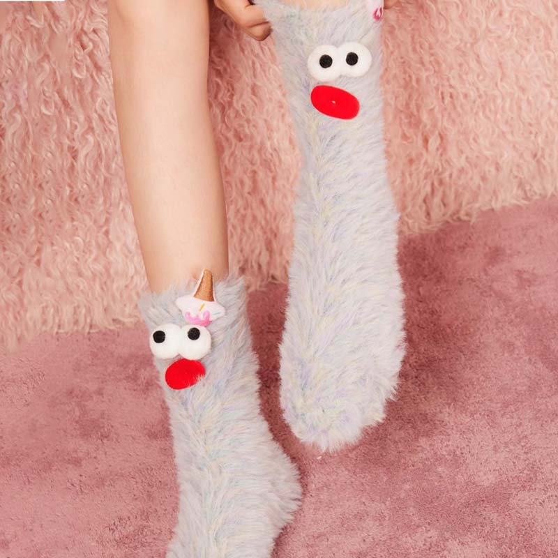 Gemütliche und lustige Plüschsocken