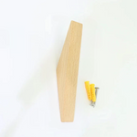 Holzkleiderhaken und dekorativer Mantelhalter